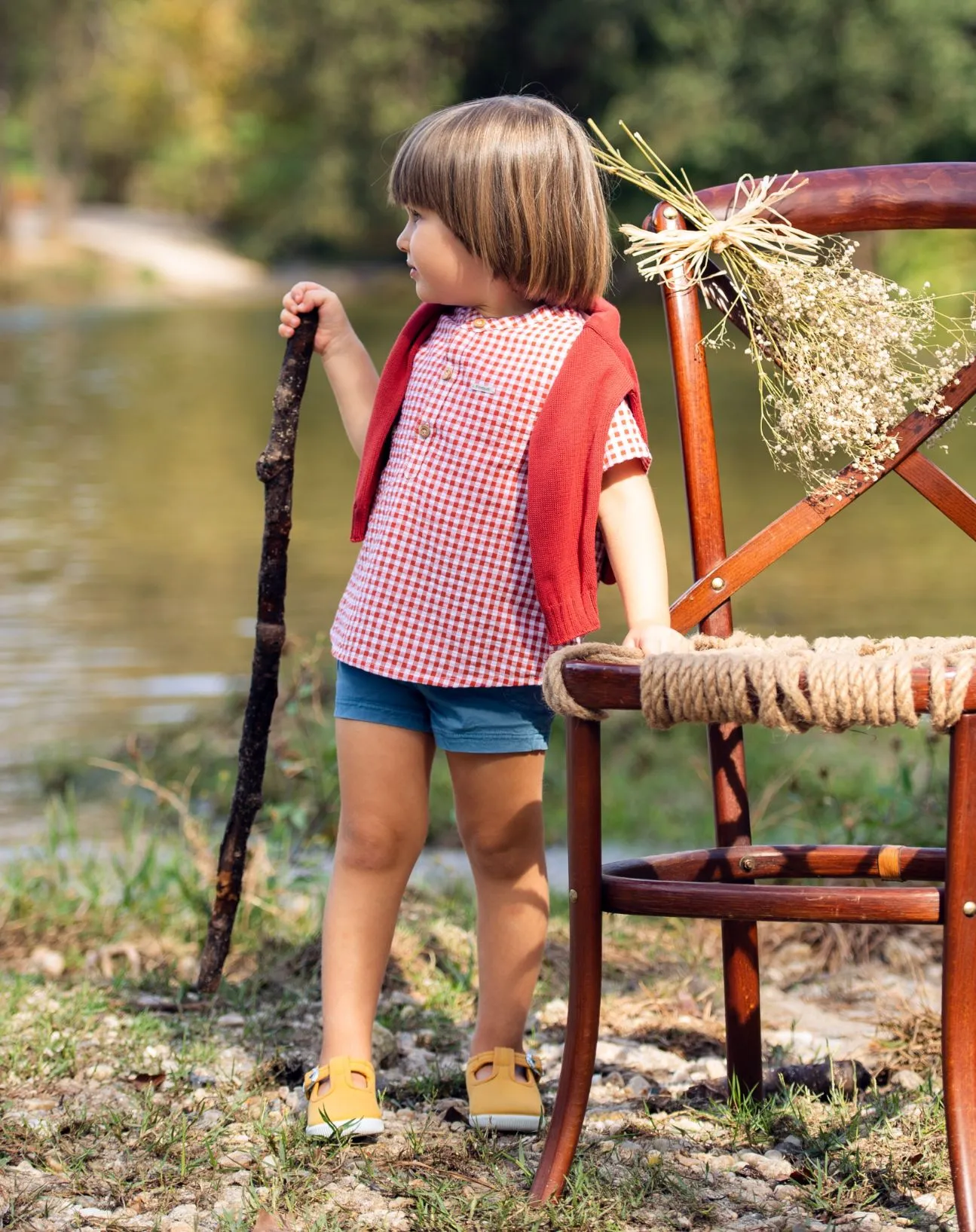 Conjunto de niño. Camisa terracota y pantalón Azulón.