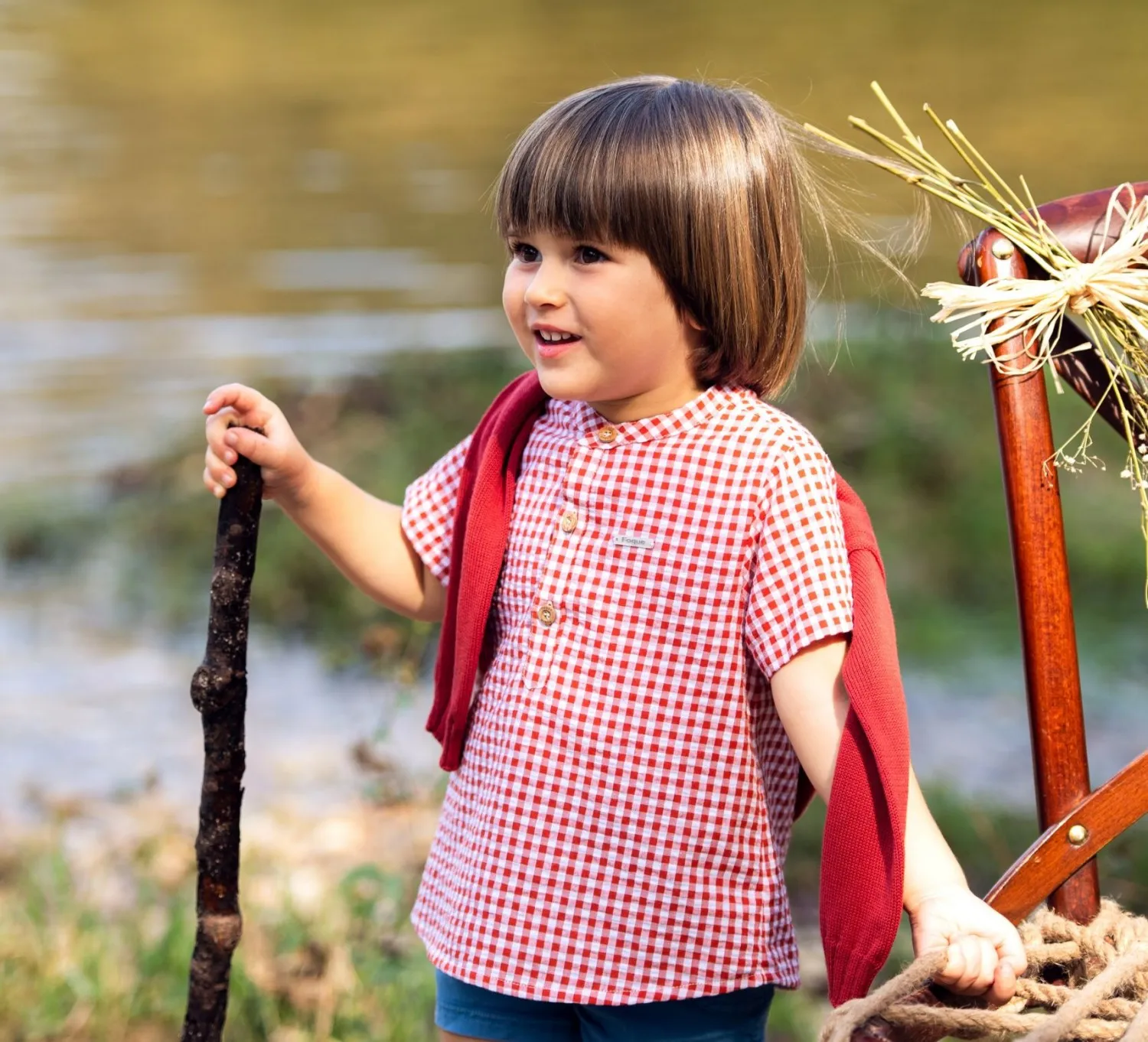 Conjunto de niño. Camisa terracota y pantalón Azulón.