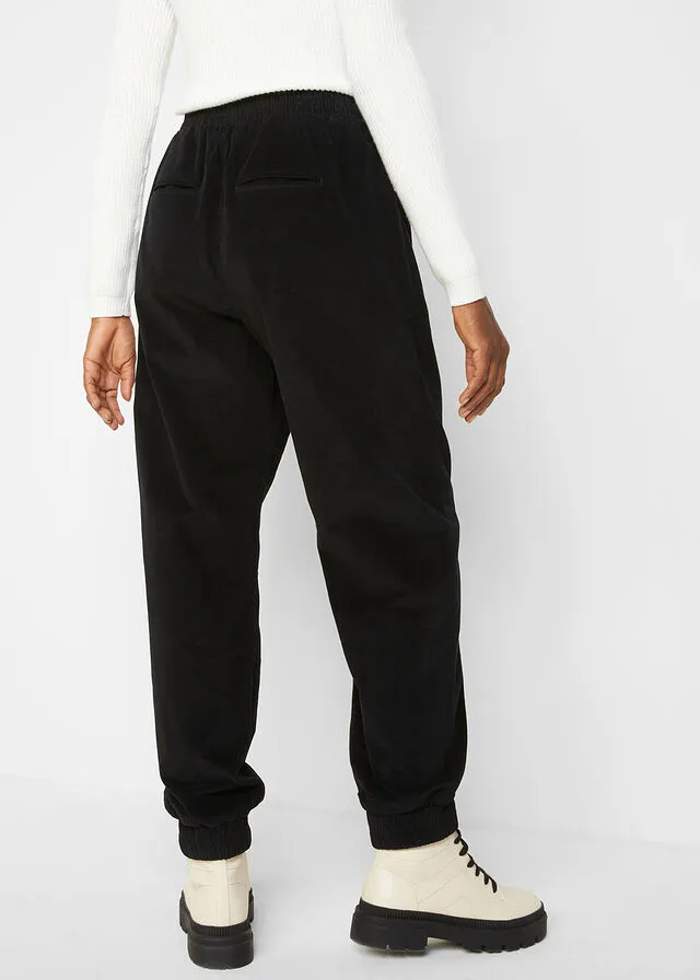 Cómodo pantalón de pana con amplios bolsillos y cintura cómoda Negro